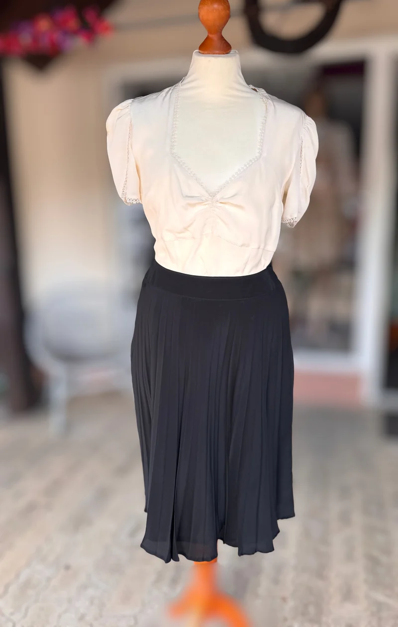 Tian von Tastique Dirndl, 4-Teiler Mieder, Rock, Schürze, Gr. 36 Unikat