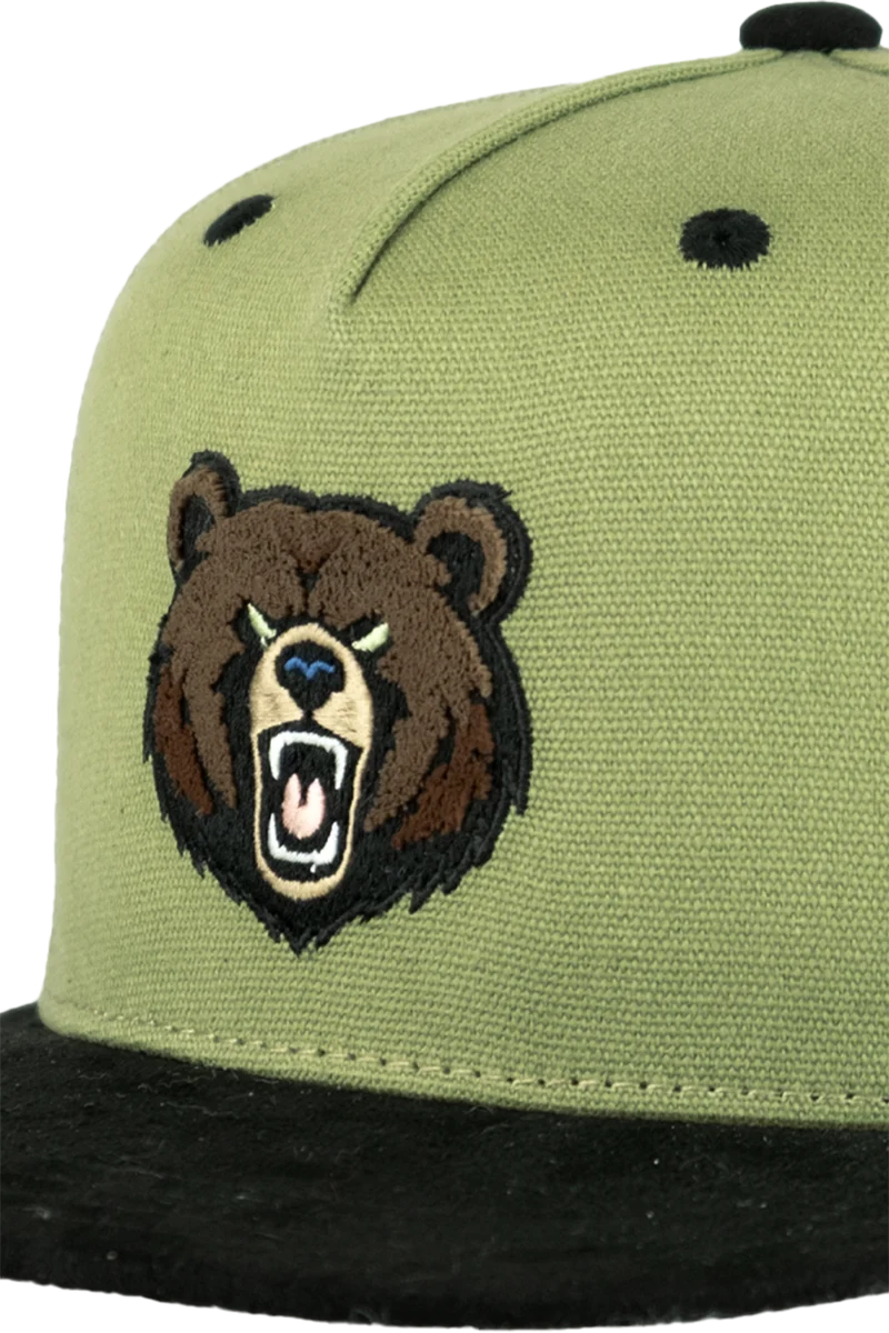 Herren Snapback-Cap mit brüllender Bären-Applikation - oliv