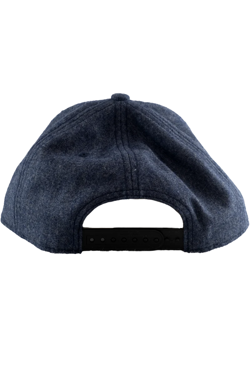 Unisex Trachtencap aus Flanell mit Edelweiß-Stickerei - flanellblau