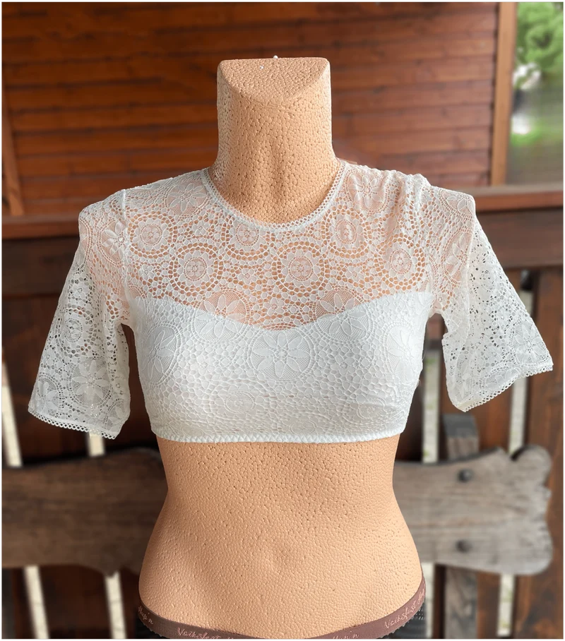 Dirndlbluse Nina von C., Miriam, champagner, halbarm, hochgeschlossen, Blüten