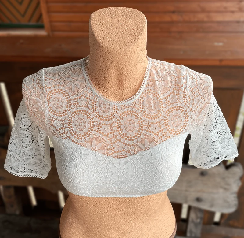 Dirndlbluse Nina von C., Miriam, champagner, halbarm, hochgeschlossen, Blüten