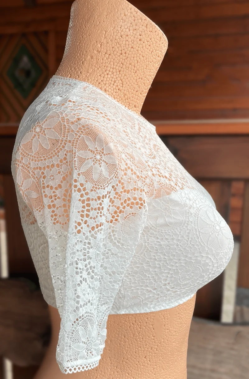 Dirndlbluse Nina von C., Miriam, champagner, halbarm, hochgeschlossen, Blüten