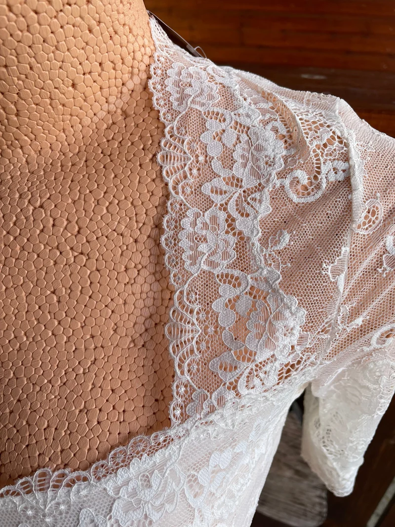 Dirndlbluse Nina von C., Claudia, champagner, halbarm, Blüten