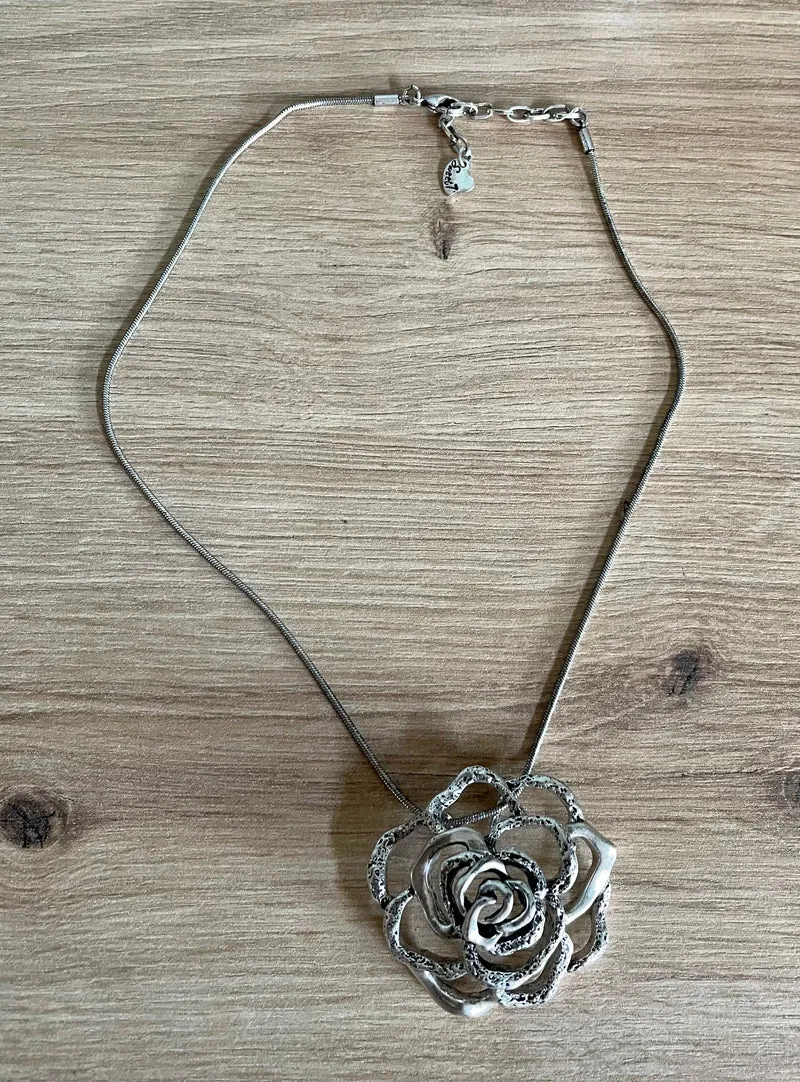 Trachten Kette mit großem Rosenanhänger Vintage