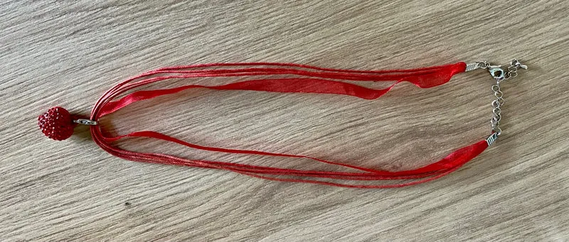 Trachten Kette mit Herz und Strass, verschiedene Farben