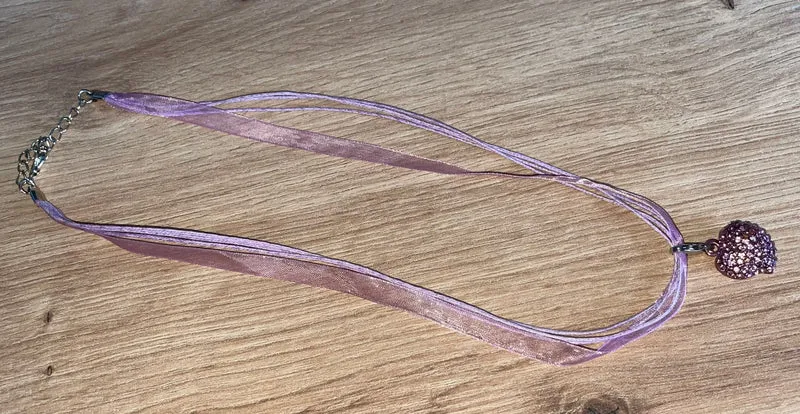 Trachten Kette mit Herz und Strass, verschiedene Farben