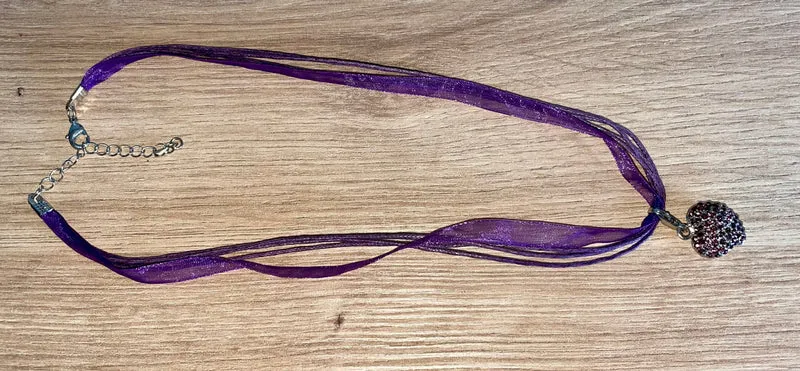 Trachten Kette mit Herz und Strass, verschiedene Farben