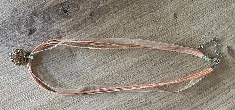 Trachten Kette mit Herz und Strass, verschiedene Farben