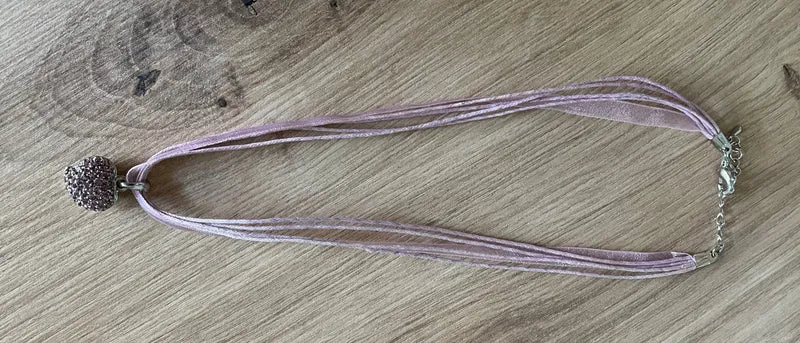 Trachten Kette mit Herz und Strass, verschiedene Farben