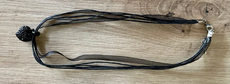 Trachten Kette mit Herz und Strass, verschiedene Farben