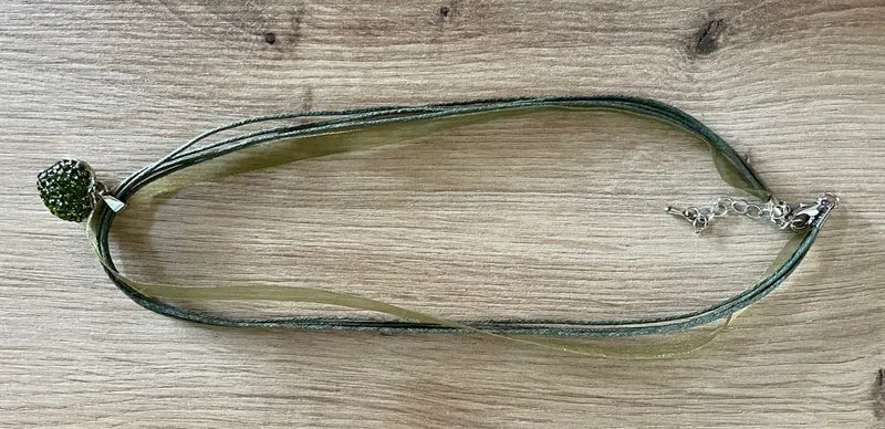 Trachten Kette mit Herz und Strass, verschiedene Farben
