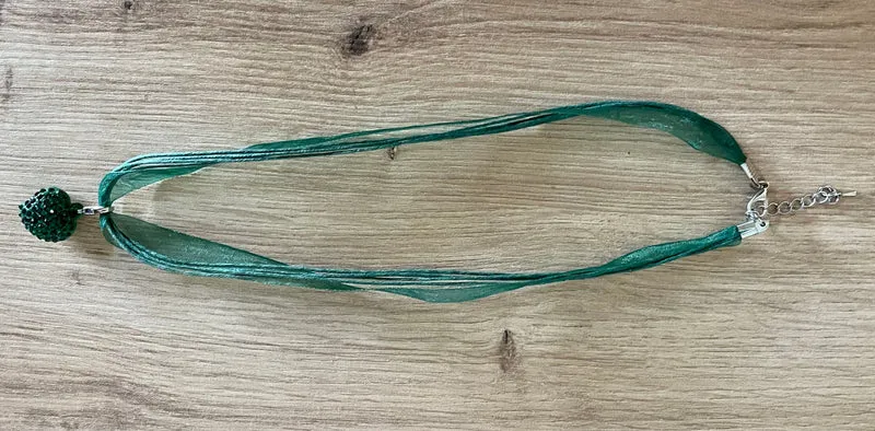 Trachten Kette mit Herz und Strass, verschiedene Farben