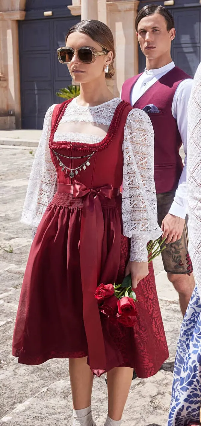 Dirndl Krüger Collections, Shiloh, 70 cm, rot mit Charivari, große Größen
