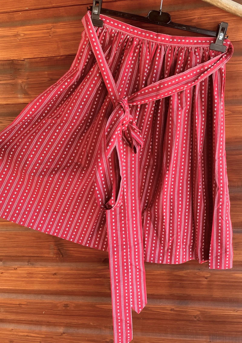 Dirndlschürze, Julia Trentini, Romy 62, 65er, rot, Gr. 3