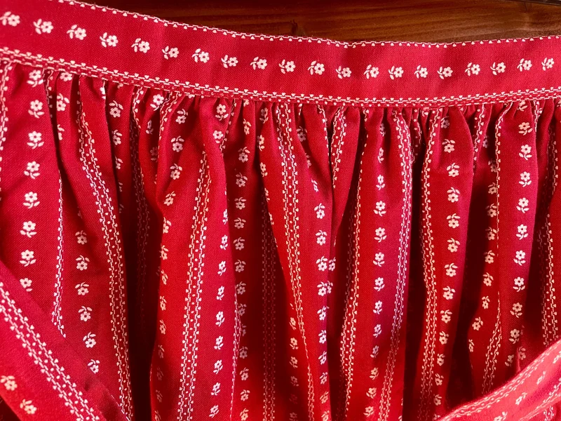 Dirndlschürze, Julia Trentini, Romy 62, 65er, rot, Gr. 3