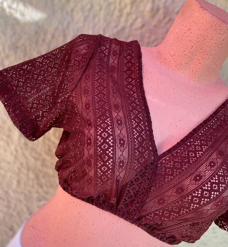 Dirndlbluse Alpenfee, Nessa halbarm, rot, Spitze, große Größen
