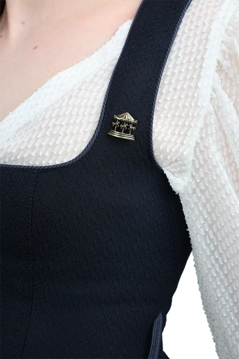 Anstecker Pin in Karussellform - altgold