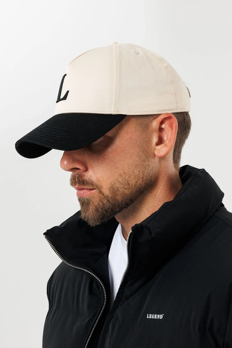LEGEND INITIAL LOGO CAP - BLACK