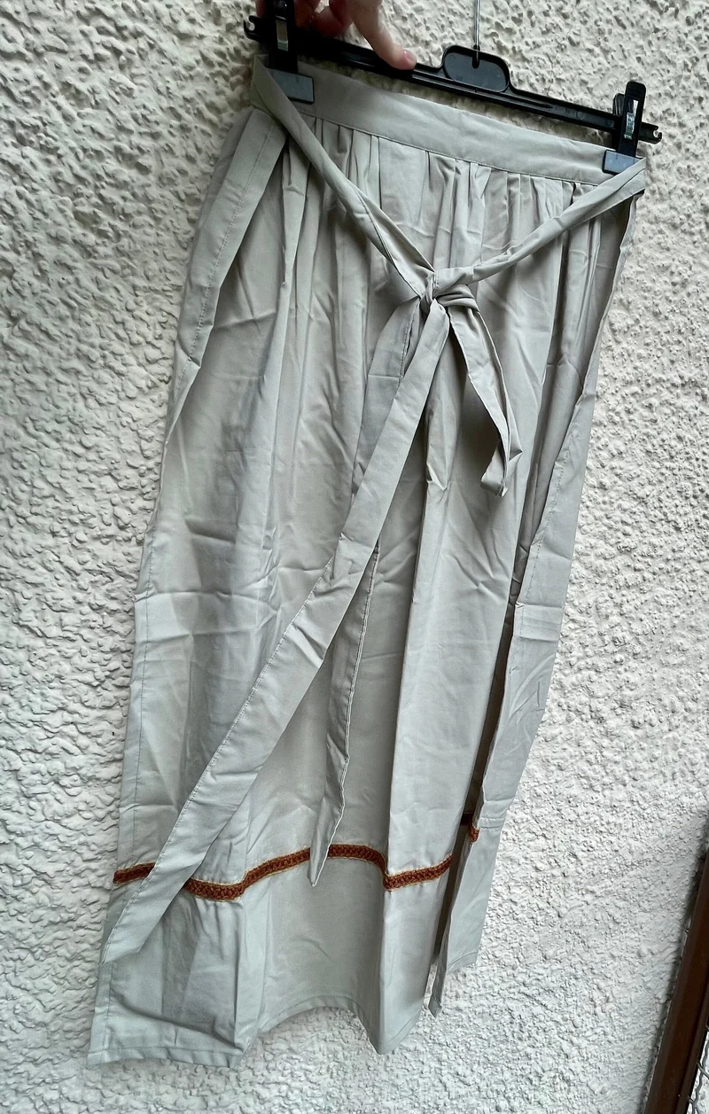 Dirndlschürze, Schürze, hellgrau braun für 90er, Gr. 2