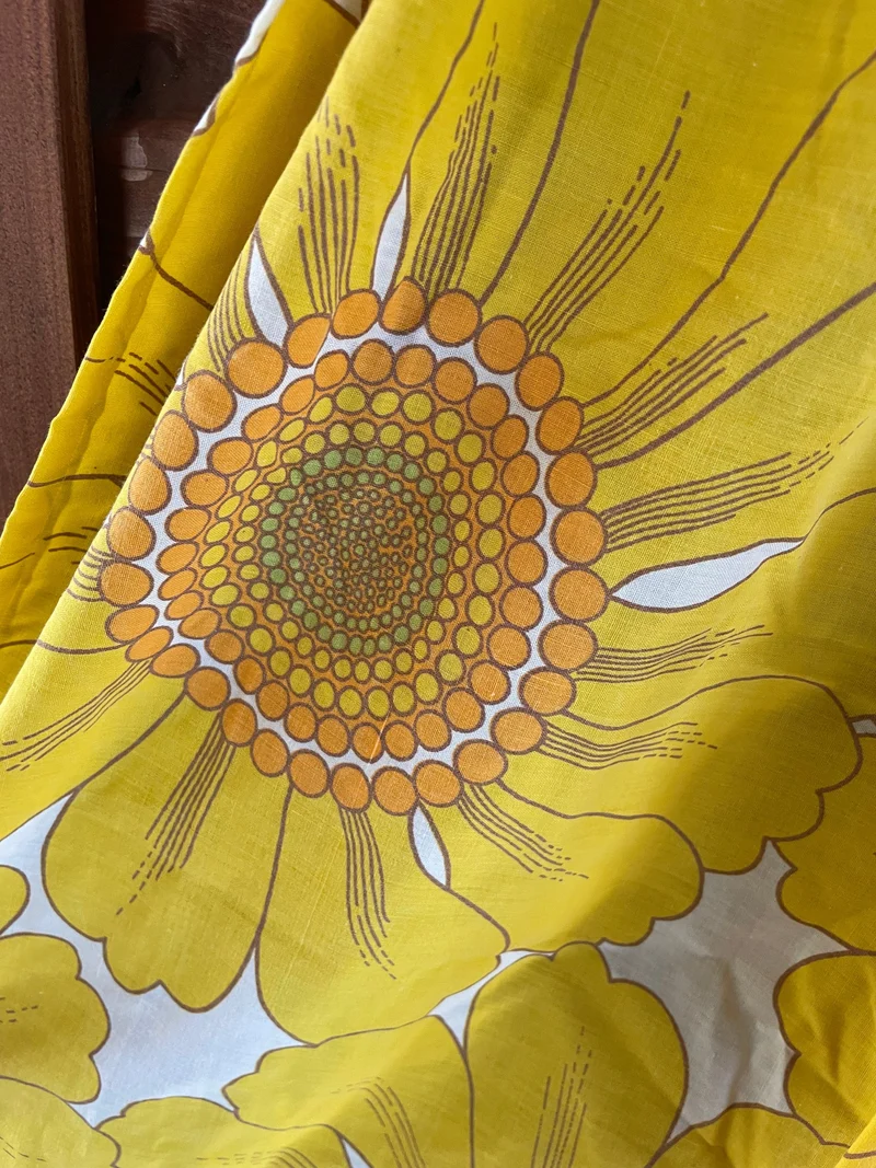 Dirndlschürze, Schürze, Retro gelb für 90er, Gr. 1