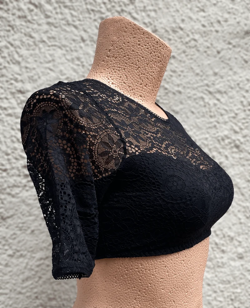 Dirndlbluse Nina von C., Miriam, schwarz, halbarm, hochgeschlossen, Blüten