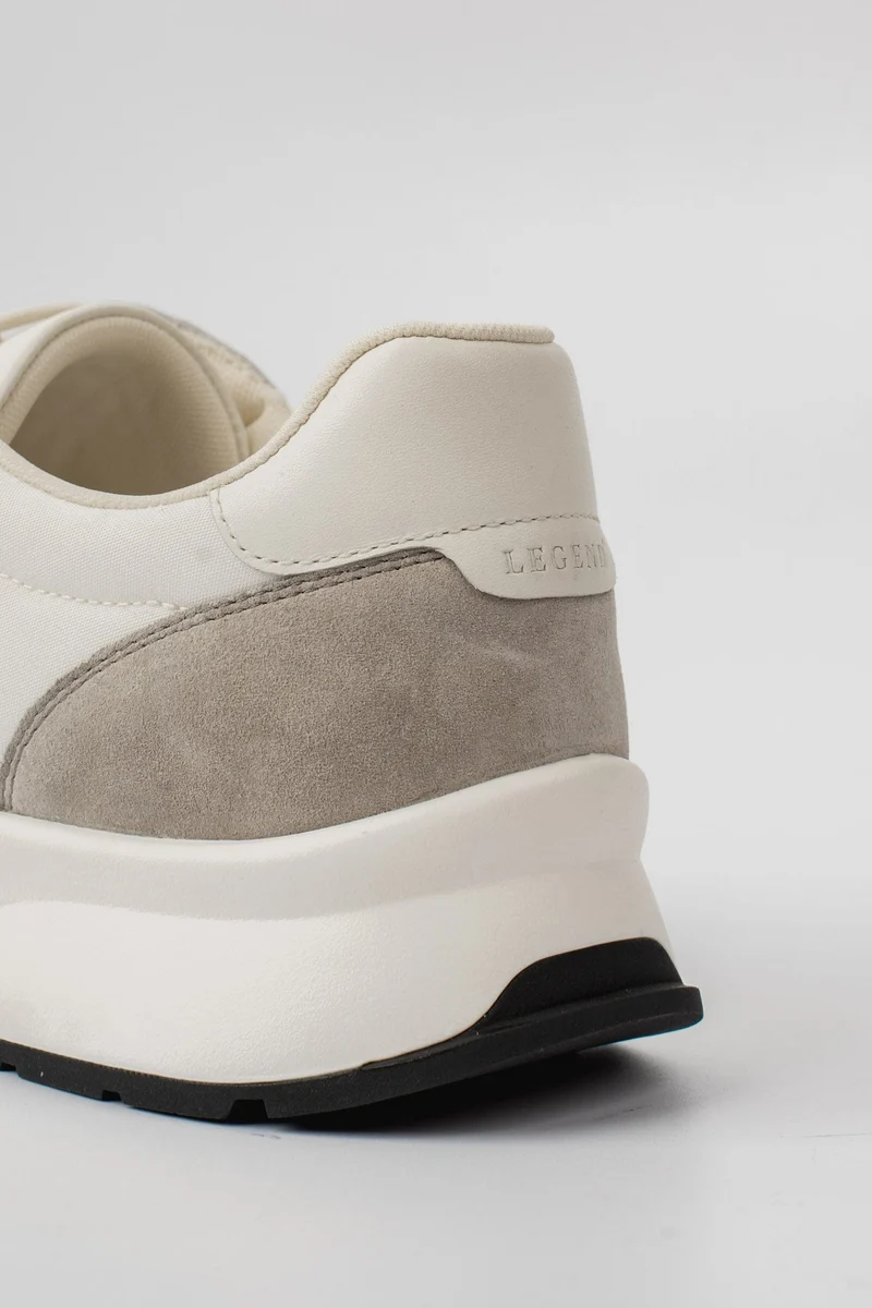 FORMA RUNNER - BEIGE AND WHITE