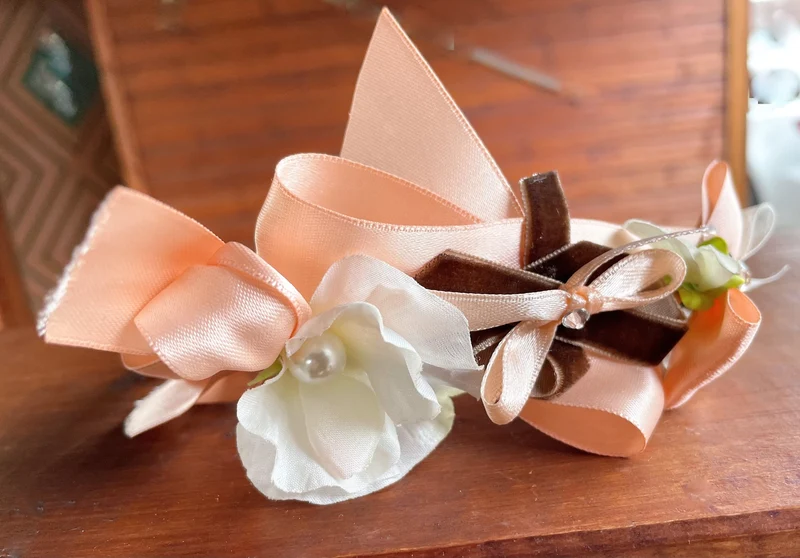 Haarschmuck, Haarreifen Blüten, Lachs, Braut, Dirndl, Satin