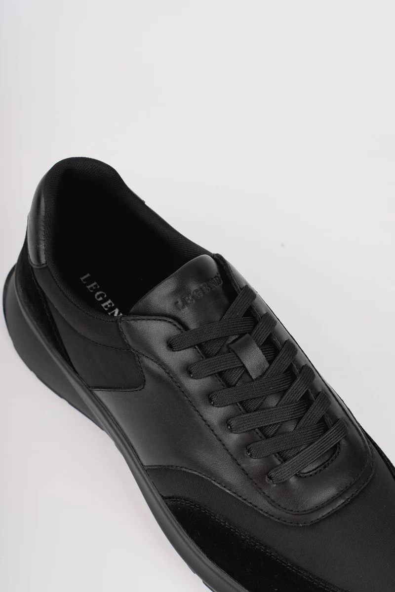 FORMA RUNNER - BLACK