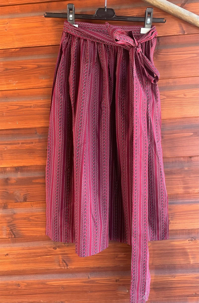 Dirndlschürze, Julia Trentini, Gr. 1, Romy 67, 70er bordeaux