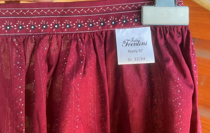 Dirndlschürze, Julia Trentini, Gr. 1, Romy 67, 70er bordeaux