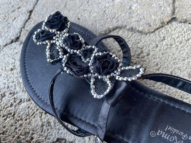 Sandalen, Zehentrenner, schwarz, Glitzer, Satin