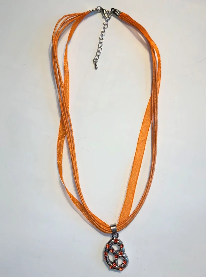Trachten Kette mit Breze und Strass, verschiedene Farben
