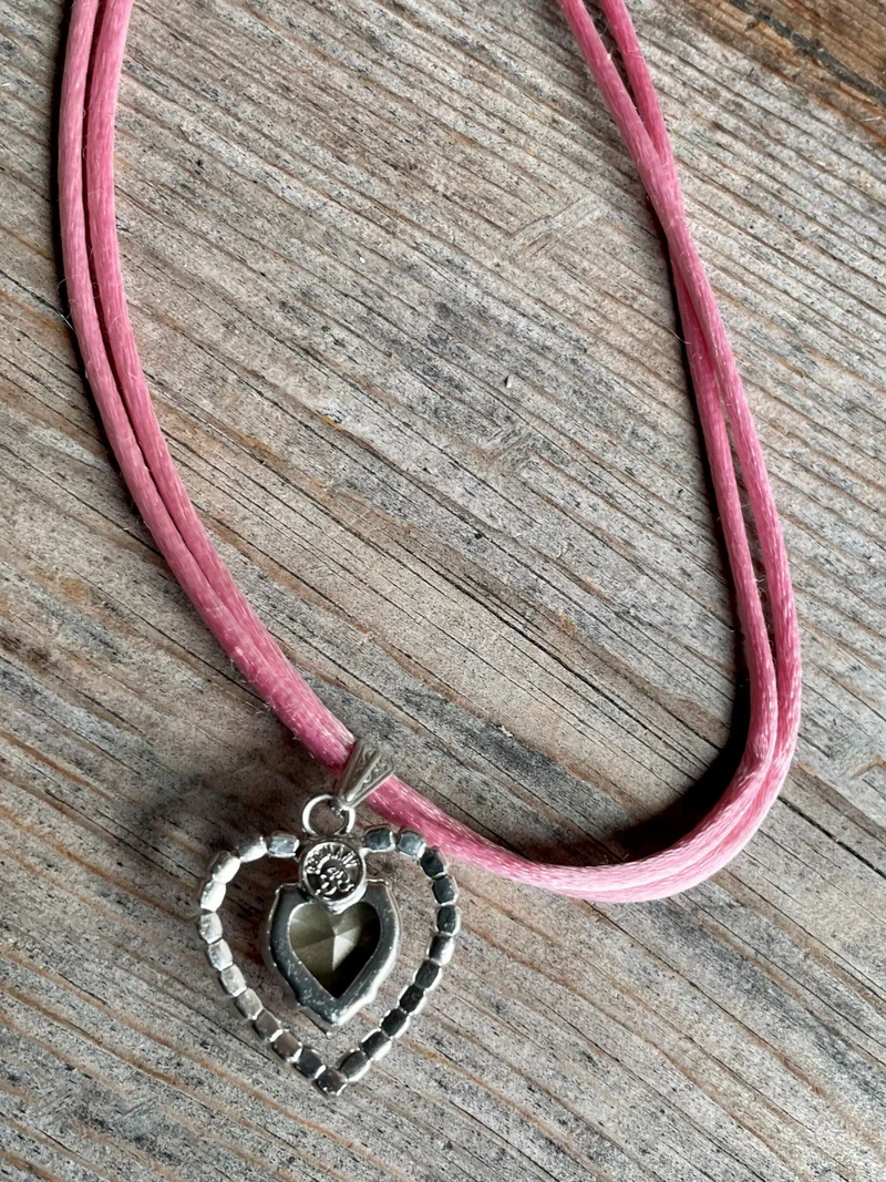 Trachten Kette rosa Satinband mit Swarowski Herz