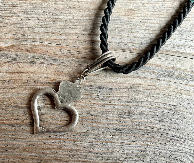 Trachten Kette Kordel mit Herz und Krone, schwarz