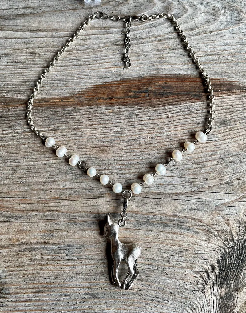 Trachten Kette Collier, Süßwasser Perlen, Reh