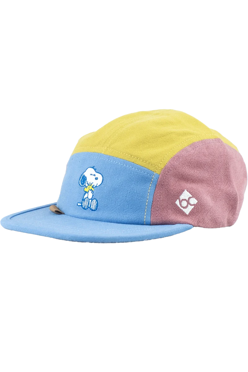 Klein-Kinder Cap mit Stickerei 'Peanuts Snoopy kuschelt'