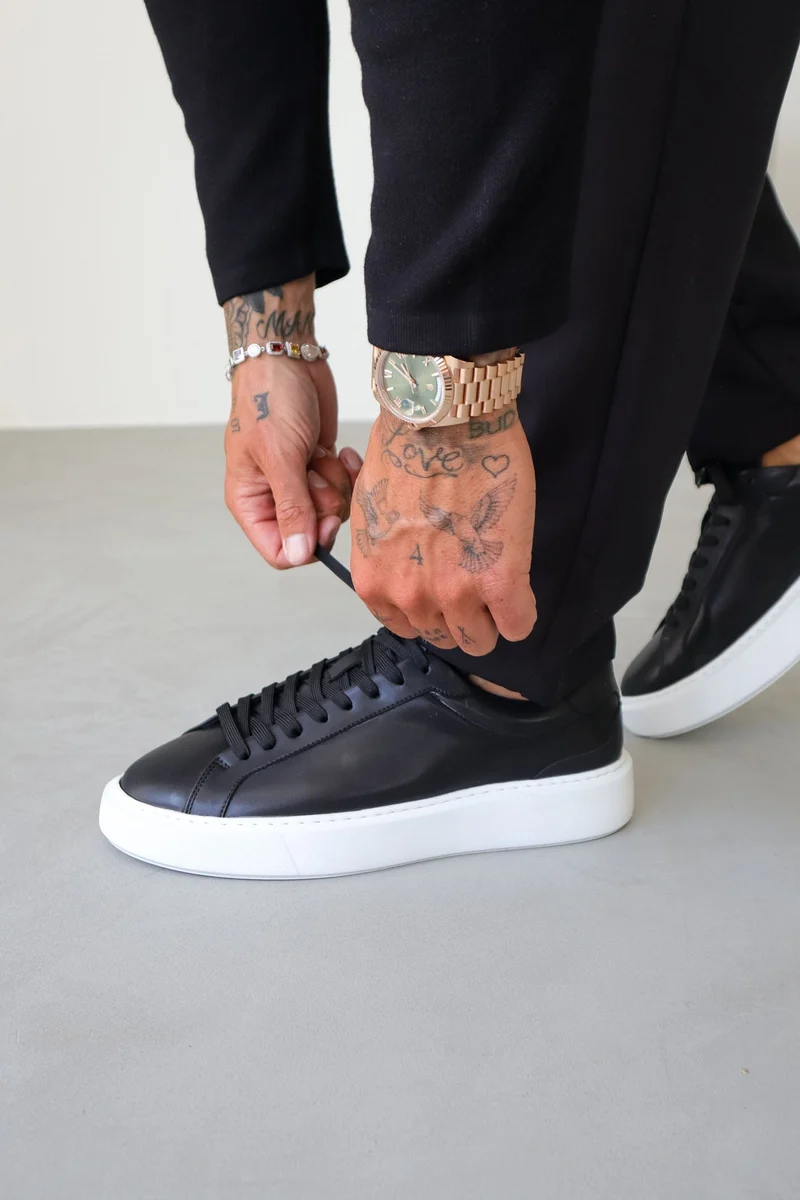 LEATHER TRAINER - BLACK