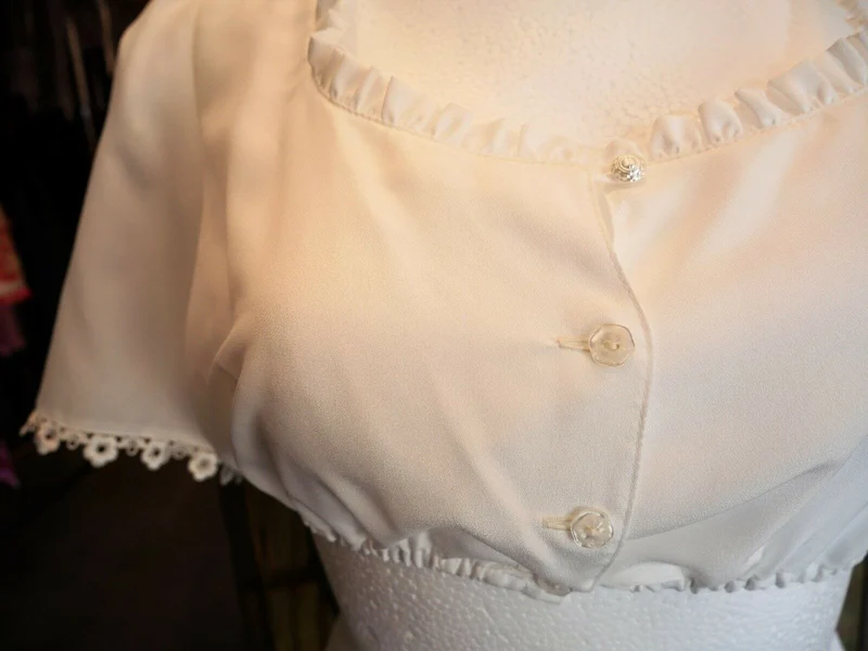 Dirndlbluse Rose Blusen, halbarm, ecru, transparent, fließend, Gr. 40