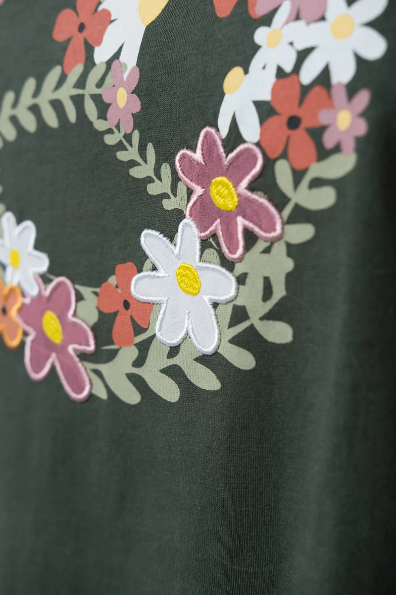 Damen T-Shirt mit Blumenbrezen-Druck - tannengrün