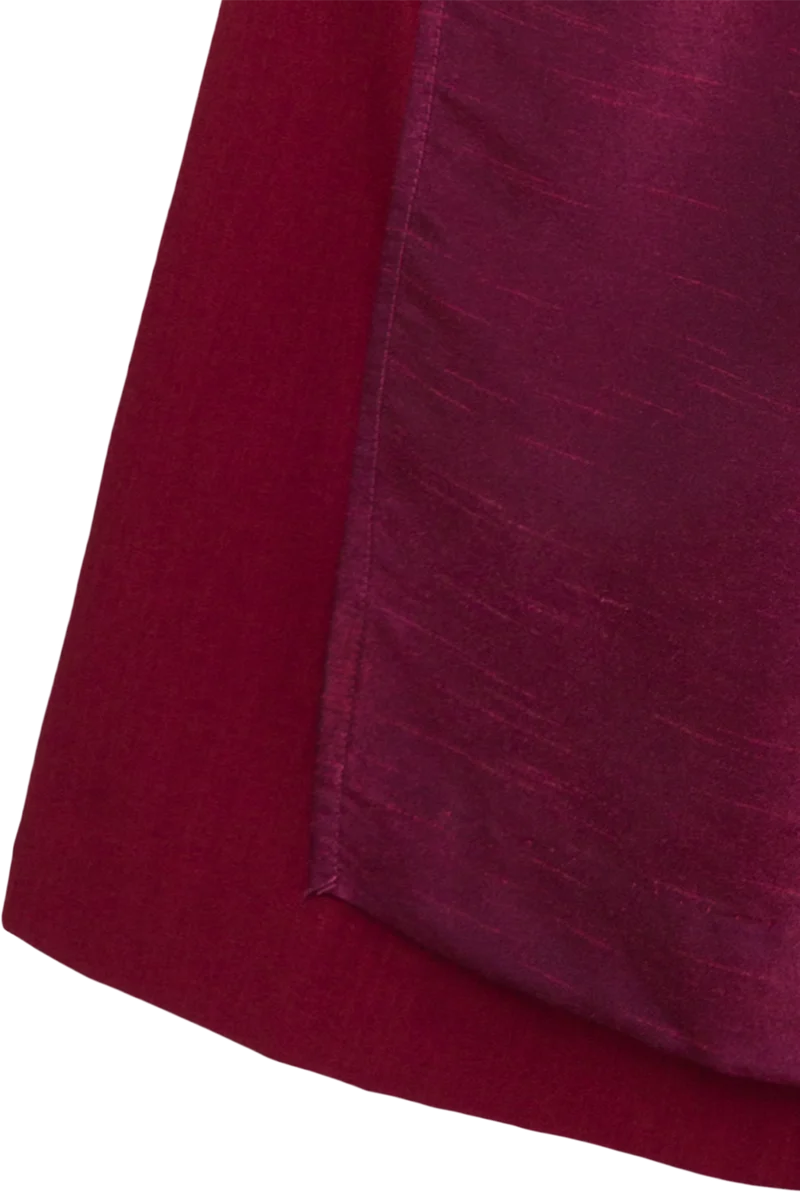 Langes Dirndl mit schimmerndem Jacquard-Mieder