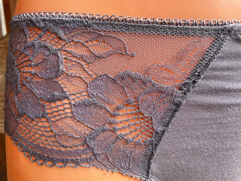 String Hipster, Nina von C., quarz, graubraun, Spitze