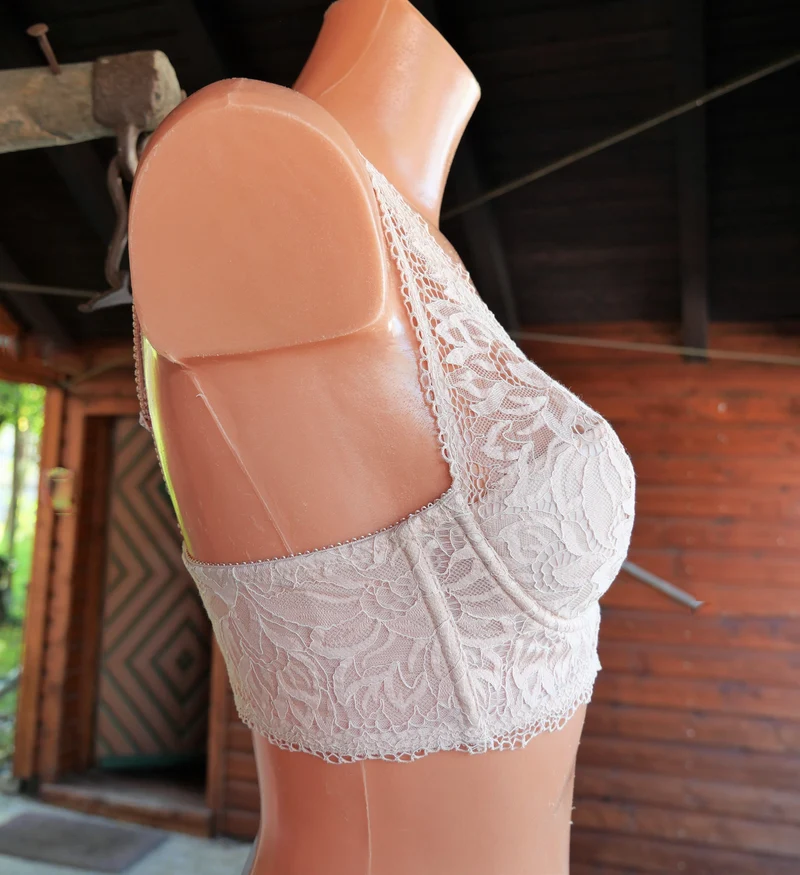 Bustier, BH, Nina von C., make-up, Nude, Spitze haut