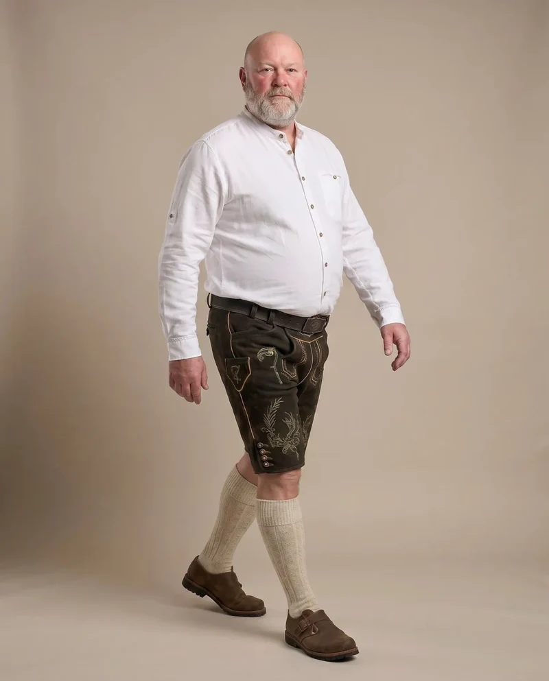 MODELL: MICHL