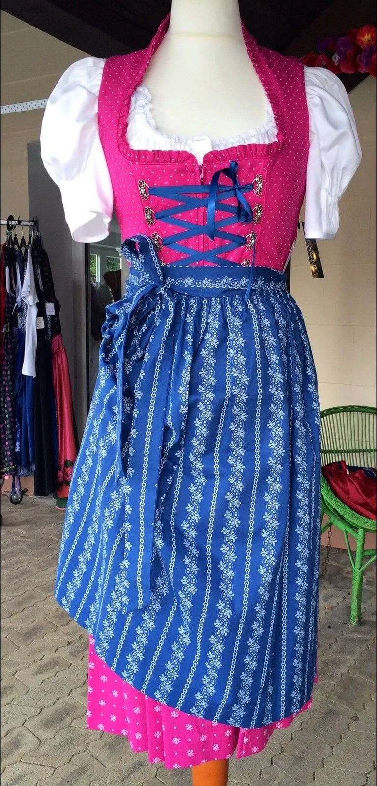 Dirndl Wenger pink, blau, Schneewittchen Midi 70 cm, Gr. 44
