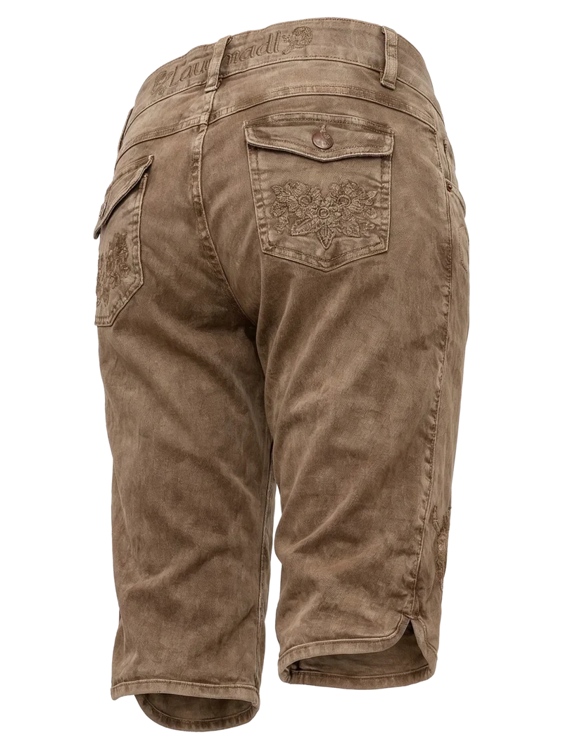 MODELL: OVIDA BERMUDA