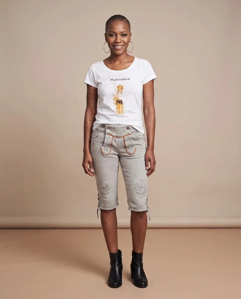 MODELL: OVIDA BERMUDA