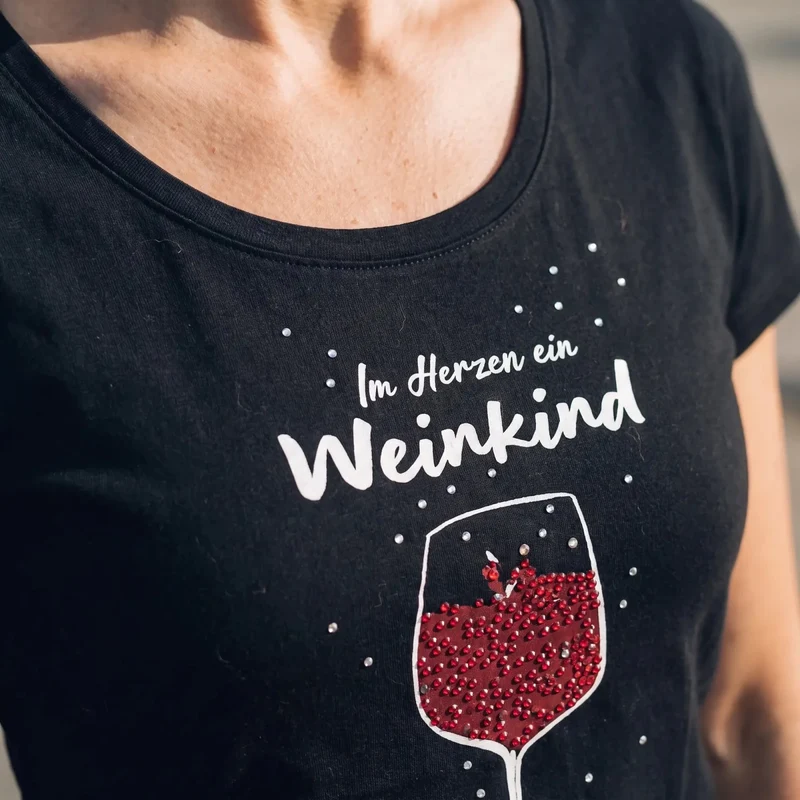 MODELL: WEINKIND