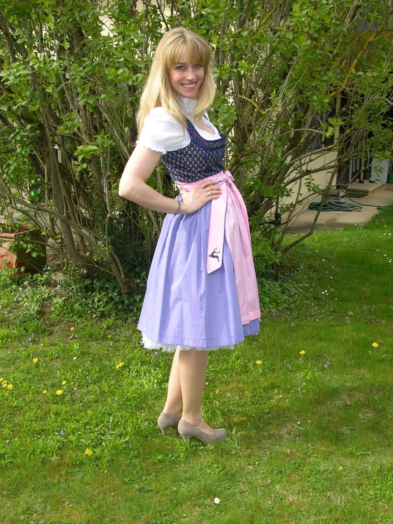 Dirndl Wiesnkönig, Thilda, blau, lila, rosa, Midi 60 cm