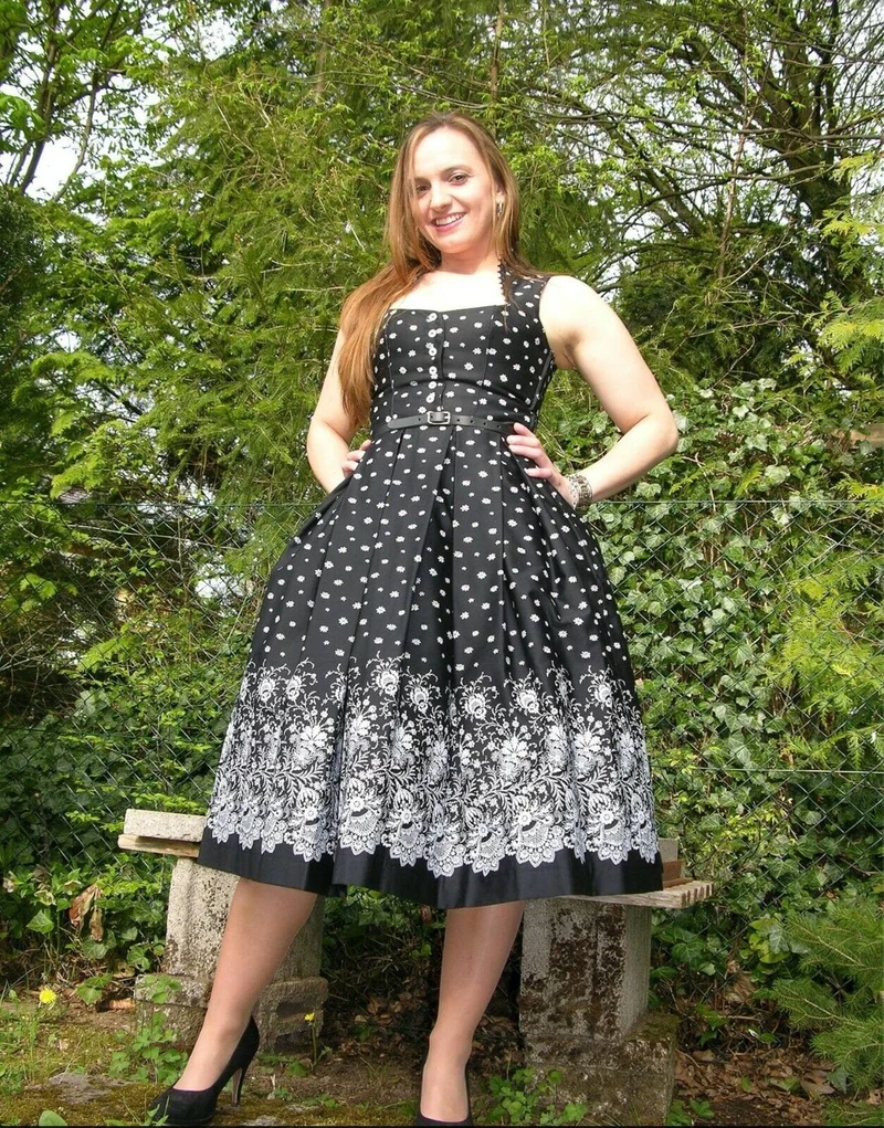 Dirndl Kleid Wenger Verena, Schneewittchen Midi 70 cm