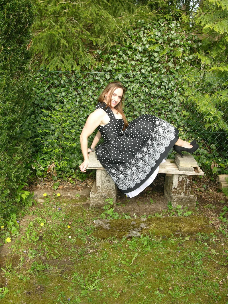 Dirndl Kleid Wenger Verena, Schneewittchen Midi 70 cm